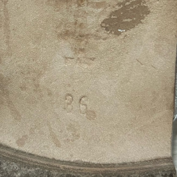 Manolo BLAHNIKO - Picture 3 of 3